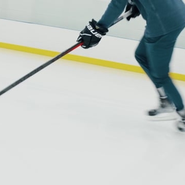 Preview image for the video "Bauer Hyperlite (Ad)".