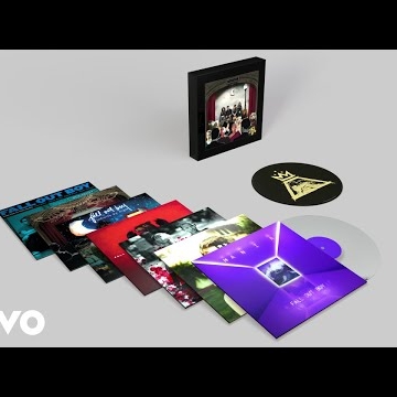 Preview image for the video "Fall Out Boy - The Complete Collection (Unboxing Video)".