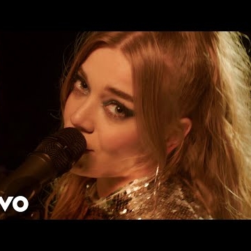 Preview image for the video "Last Time (Live Session)".