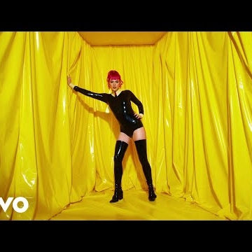 Preview image for the video "Girli - Deal with It".