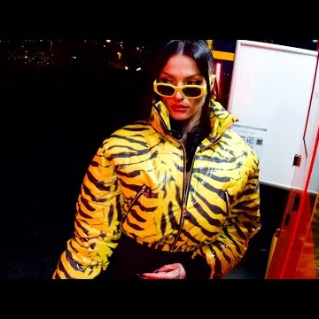 Preview image for the video "NIINA - Gucci Couchi (Official Video)".