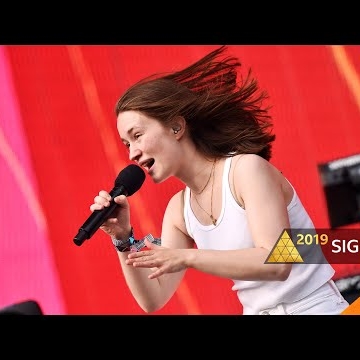 Preview image for the video "Sigrid - Live Production Design".