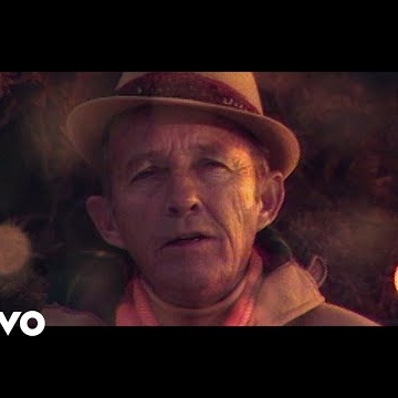 Preview image for the video "Bing Crosby - "White Christmas" lyric video".