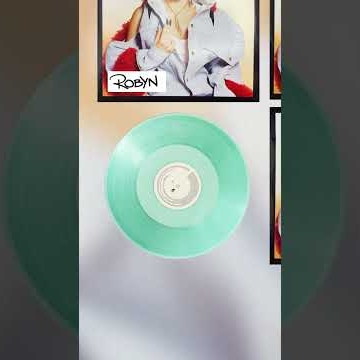 Preview image for the video "Robyn Vinyl Unboxing".
