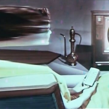 Preview image for the video "Lisbon Kid 'Under The Rainbow'".