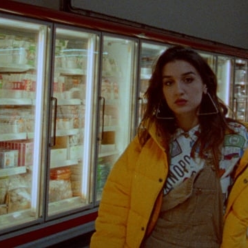 Preview image for the video "Caitlyn Scarlett 'Ornaments'".