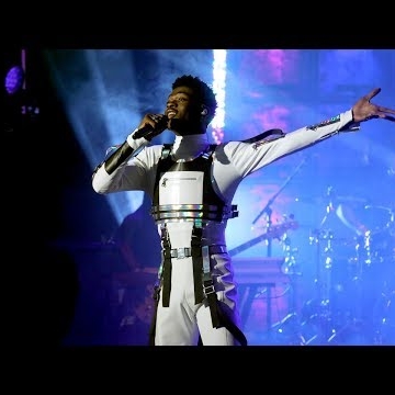 Preview image for the video "Lil Nas X Ellen Show".