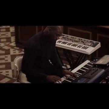 Preview image for the video "Okiem Live - Fifty Horses".