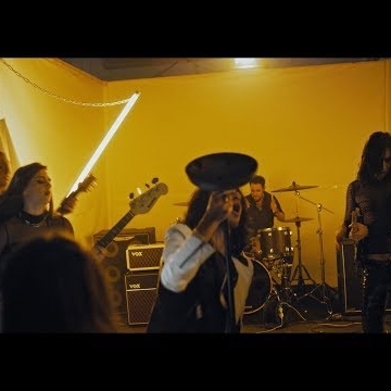 Preview image for the video "Silhouette".