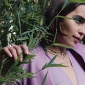 Preview image for the video "FLAUNT | Emilia Clarke".